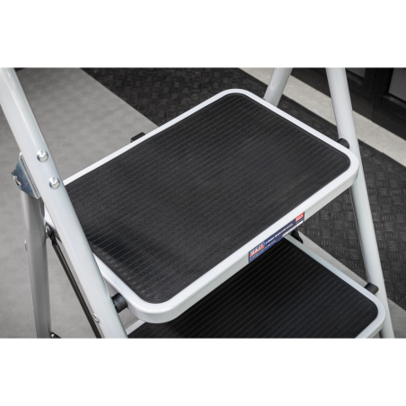 Step Stool 3-Tread 150kg Capacity - BS EN 14183