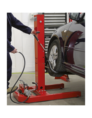 Air/Hydraulic Vehicle Lift with Foot Pedal 1.5 Tonne