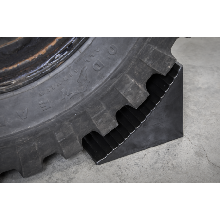 Heavy-Duty Rubber Wheel Chock - Single