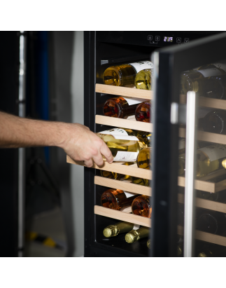 Baridi Réfrigérateur à cave à vin 54 bouteilles avec commandes numériques à écran tactile, noir