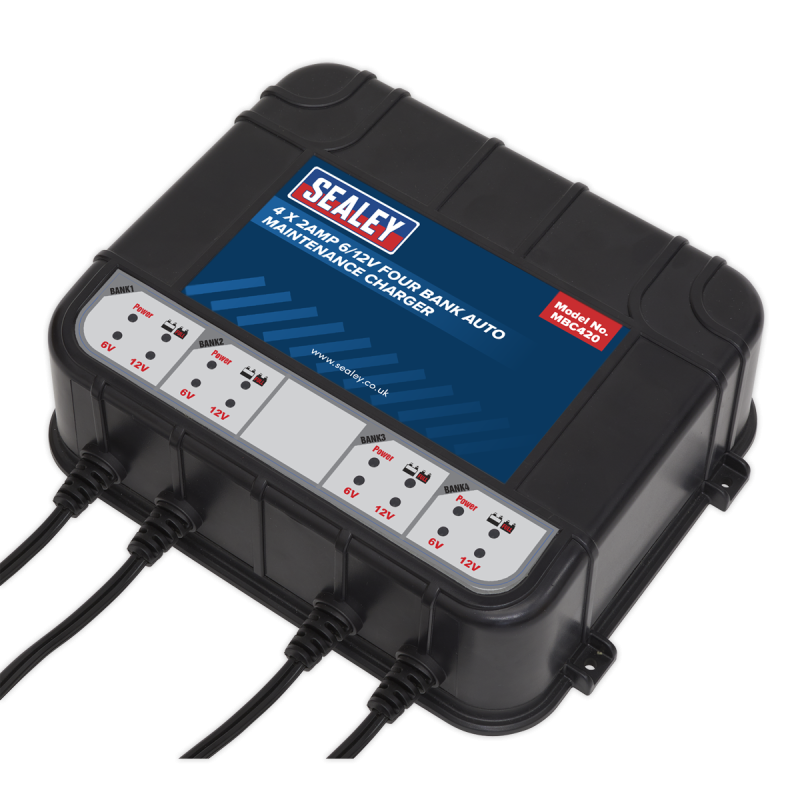 Chargeur d'entretien automatique à quatre banques 6/12 V 8 A (4 x 2 A)