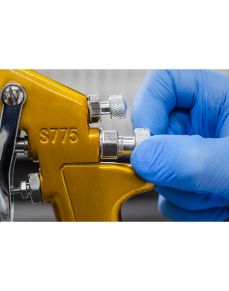 Siegen Suction Feed Spray Gun 1.7mm Set-Up