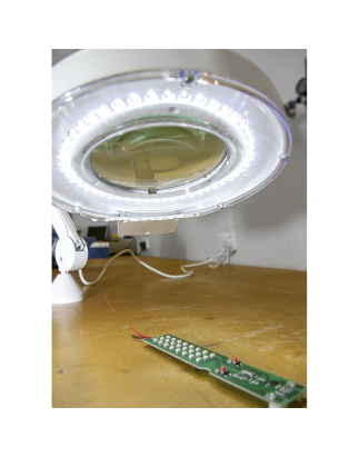 Bench Mounting Magnifying Worklight 48 SMD LED 230V